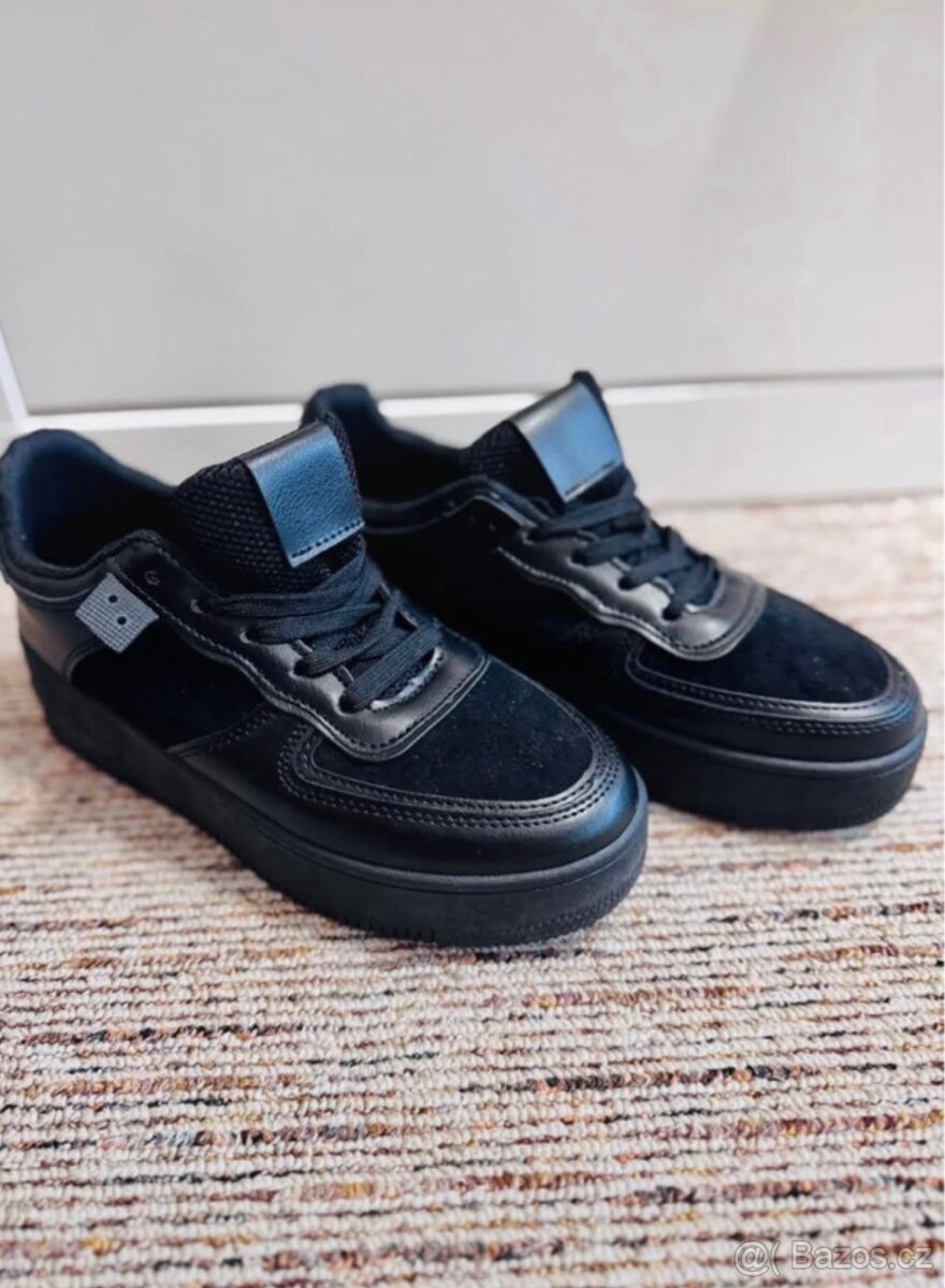 Nové černé tenisky, velikost 37.