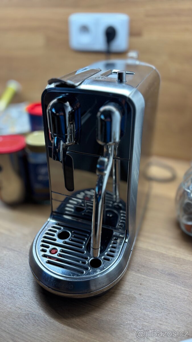 Kávovar Nespresso Creatista plus