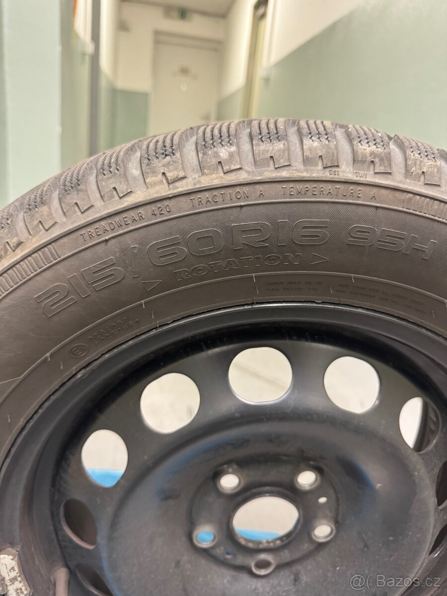 Kola a zimní pneu Nokian 215/60 r16 95H
