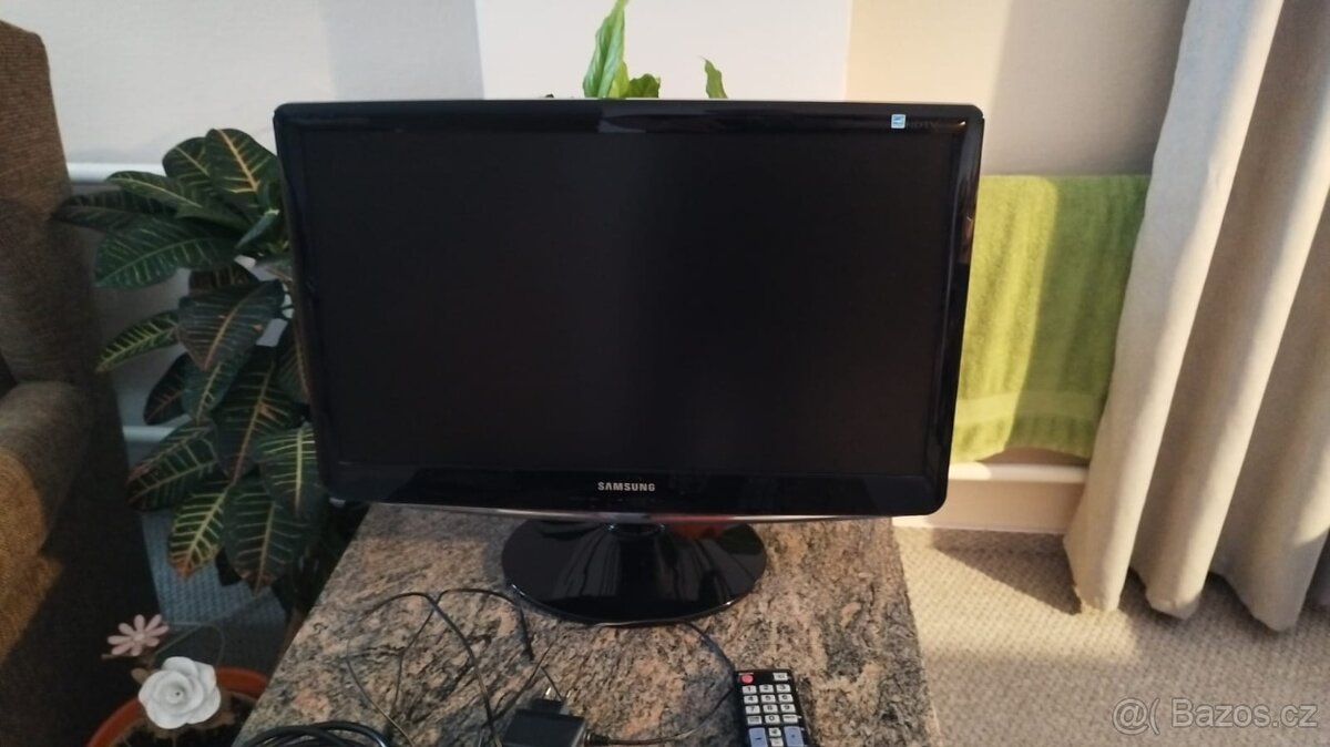 Samsung monitor B2330HD + TV