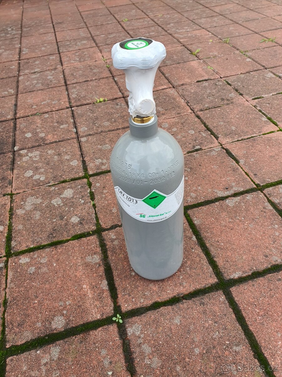 Plná tlaková láhev CO2 2l