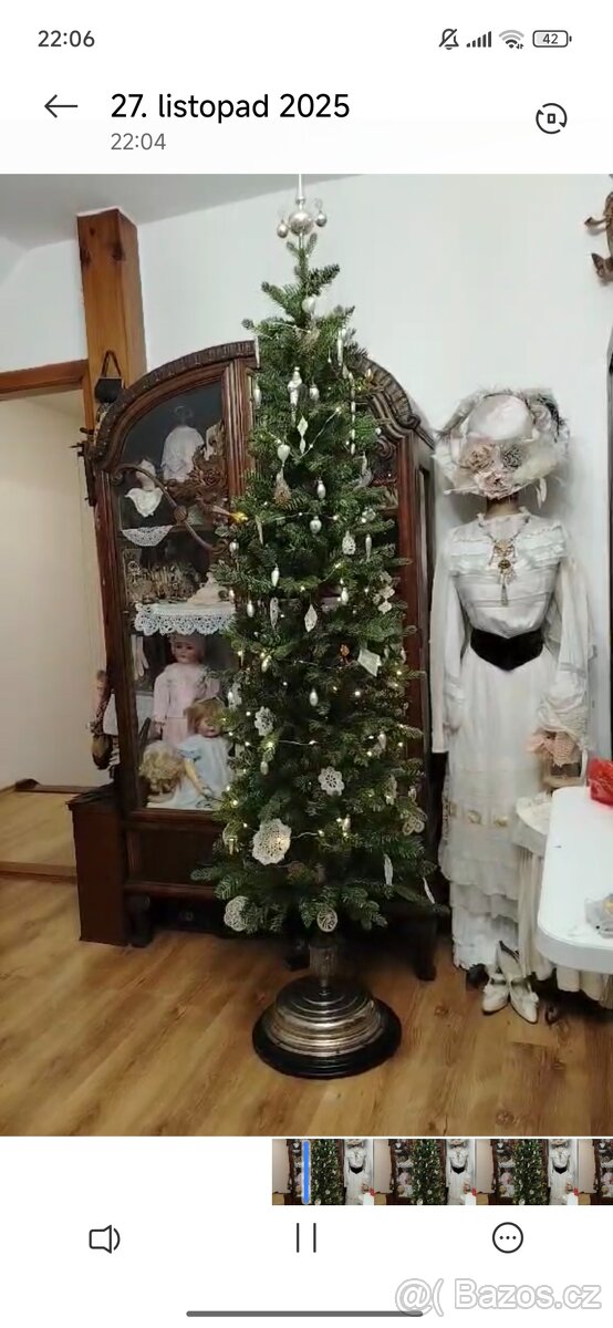 Starožitný hrací stojan na vánoční stromeček