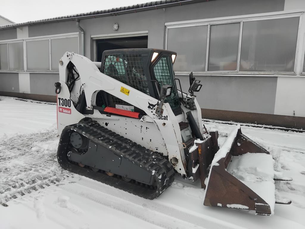 Pásový nakladač Bobcat T300
