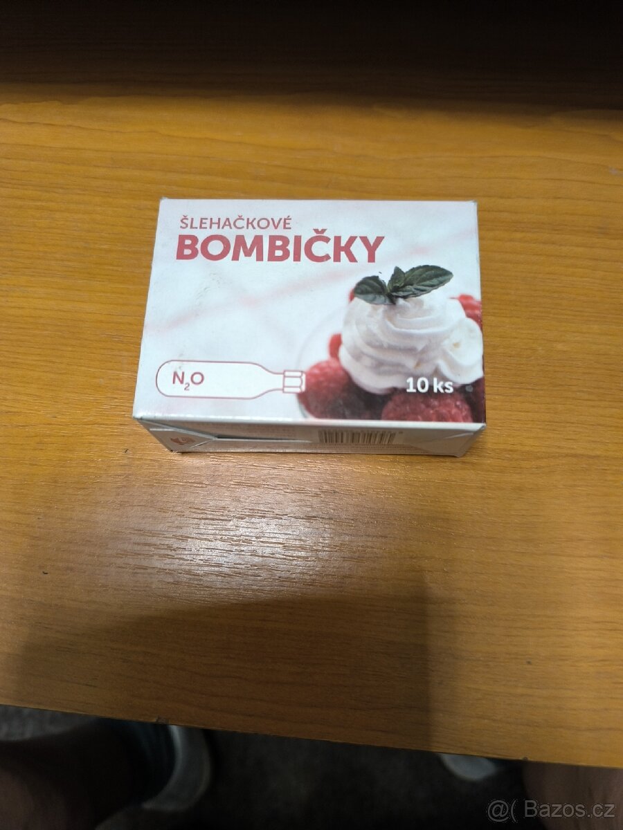 Šlehačkové bombičky