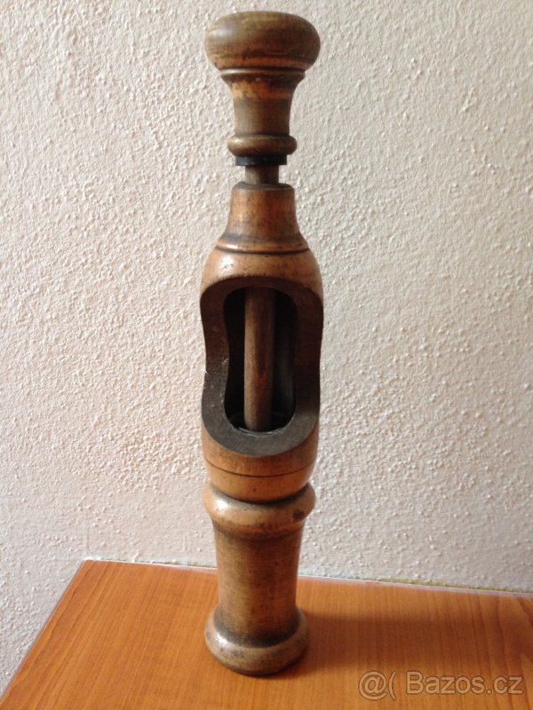 Špuntovačky na láhve