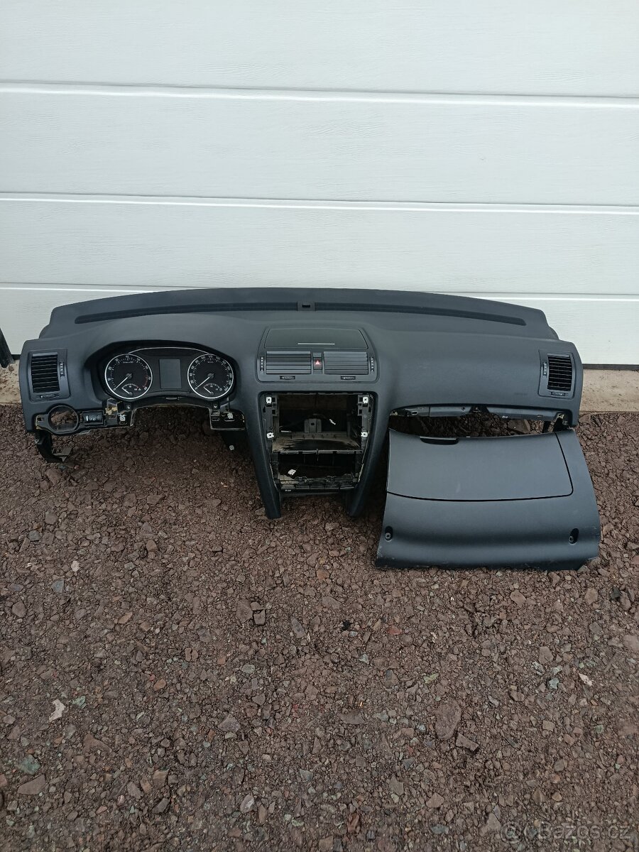 Palubka Škoda Octavia II facelift r.v.08-14