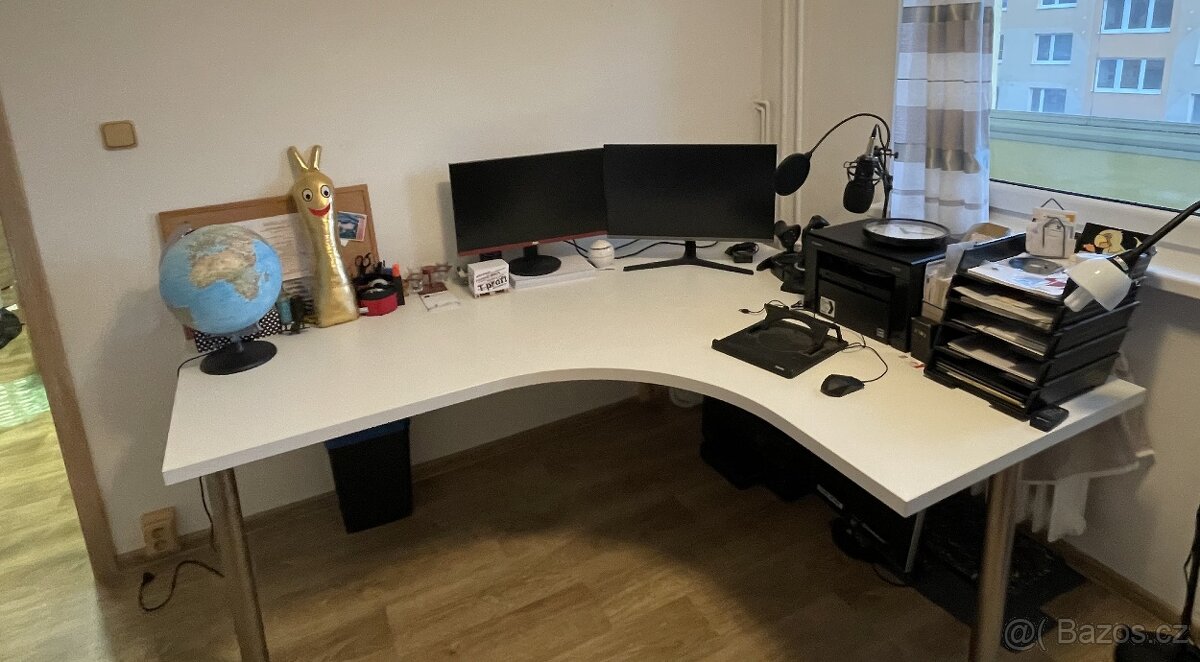 KRÁSNÝ VELKÝ BÍLÝ PRACOVNÍ STŮL (se slevou)