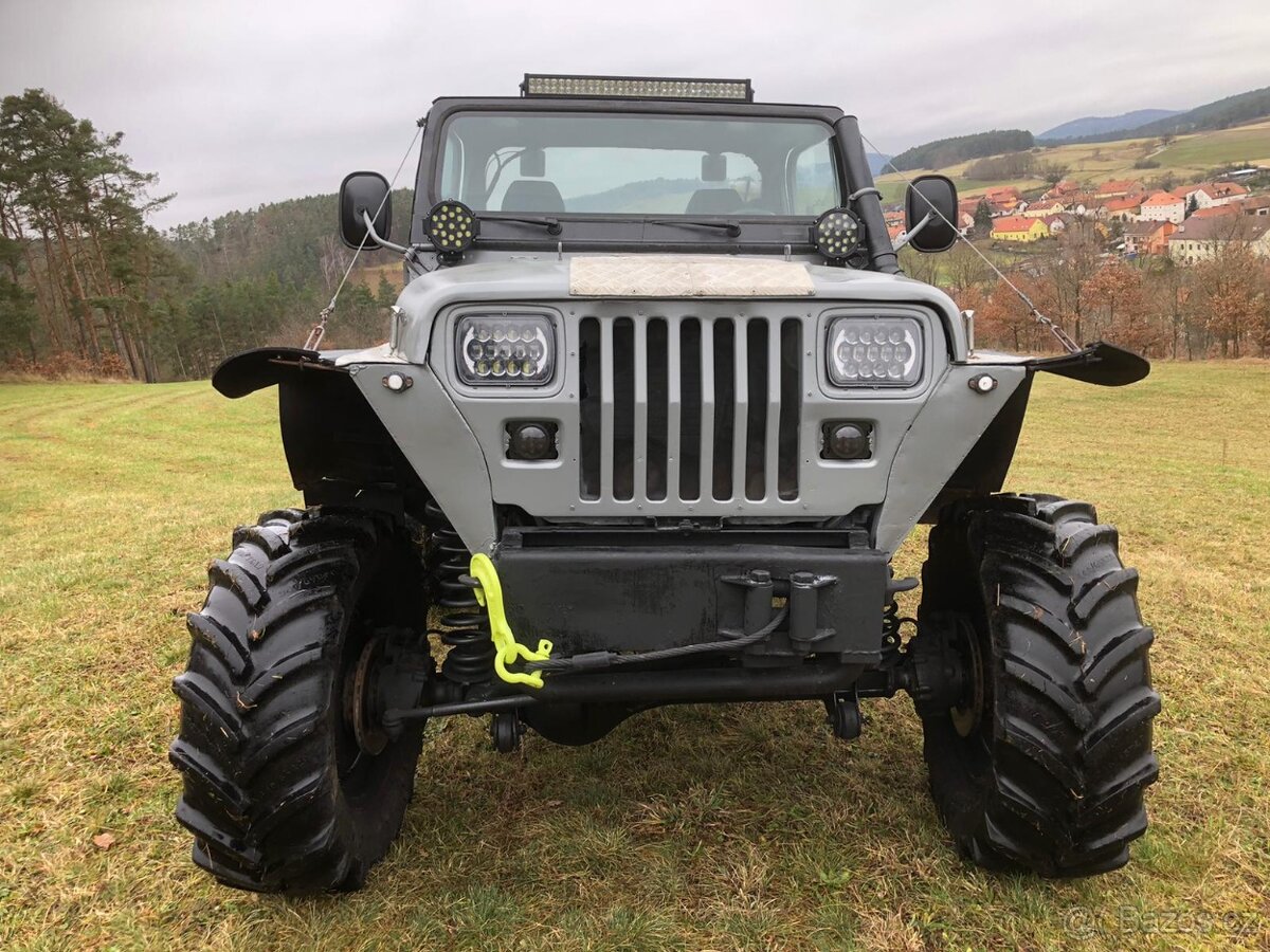 Offroad speciál urceny na zavody nebo kolem baraku. Je posta