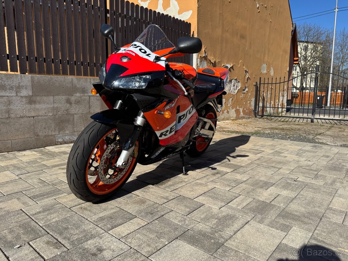 Honda CBR 600 RR PC37