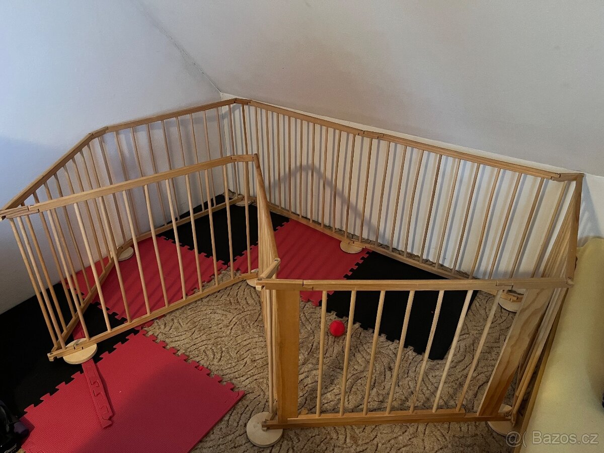 Dřevěná ohrádka