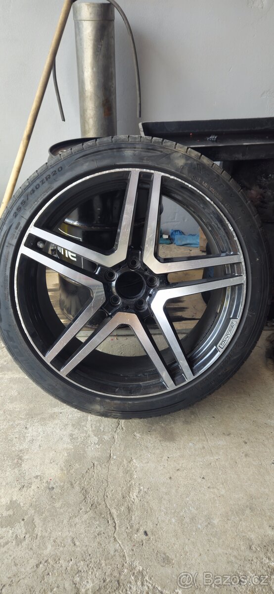 Alu kola Mercedes AMG 5x112 R20 s pneu