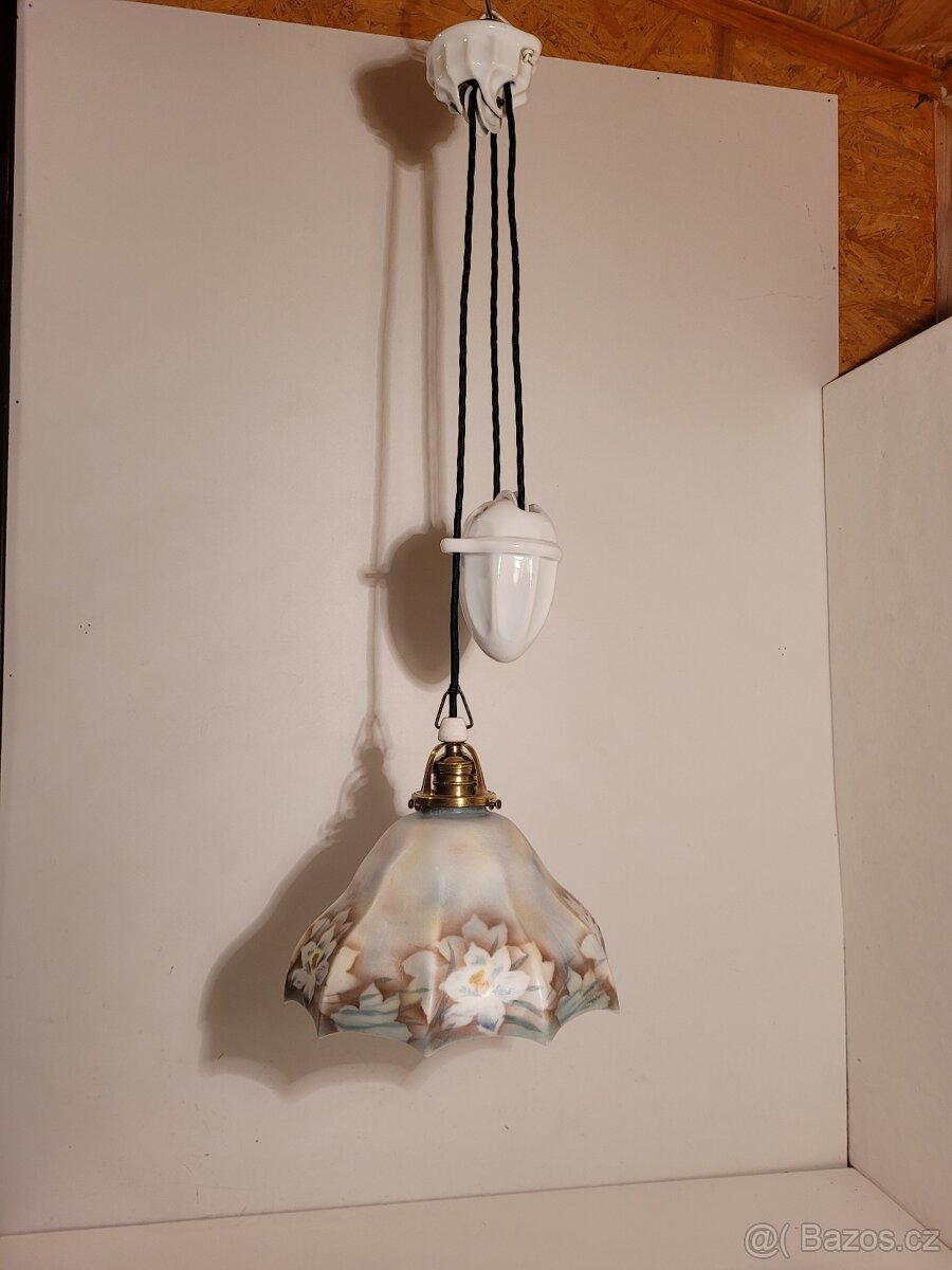stará porcelánová stahovačka, malované stínidlo