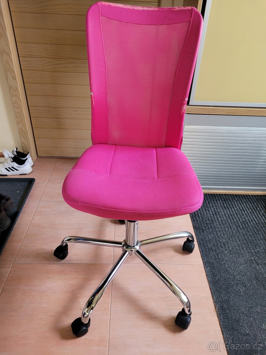 Dětská otočná židle