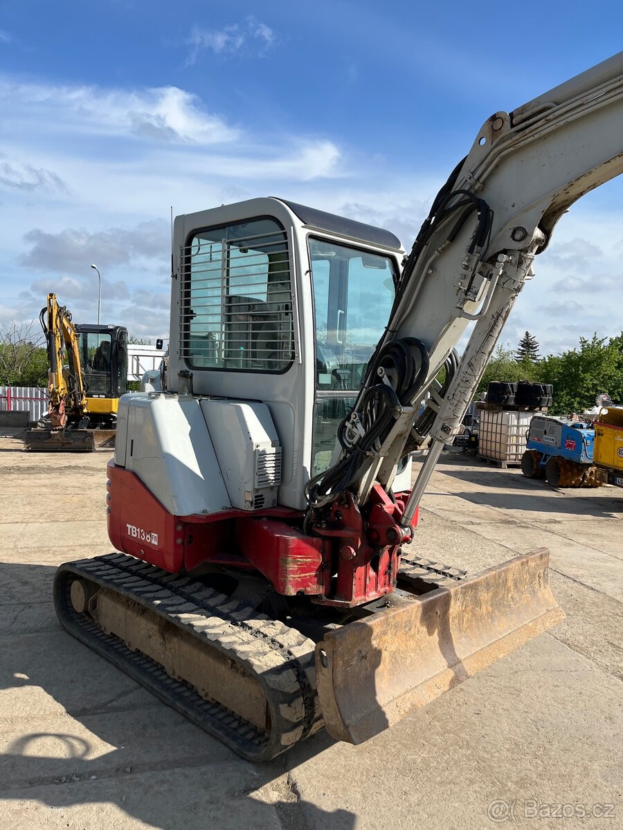 TAKEUCHI TB138 FR