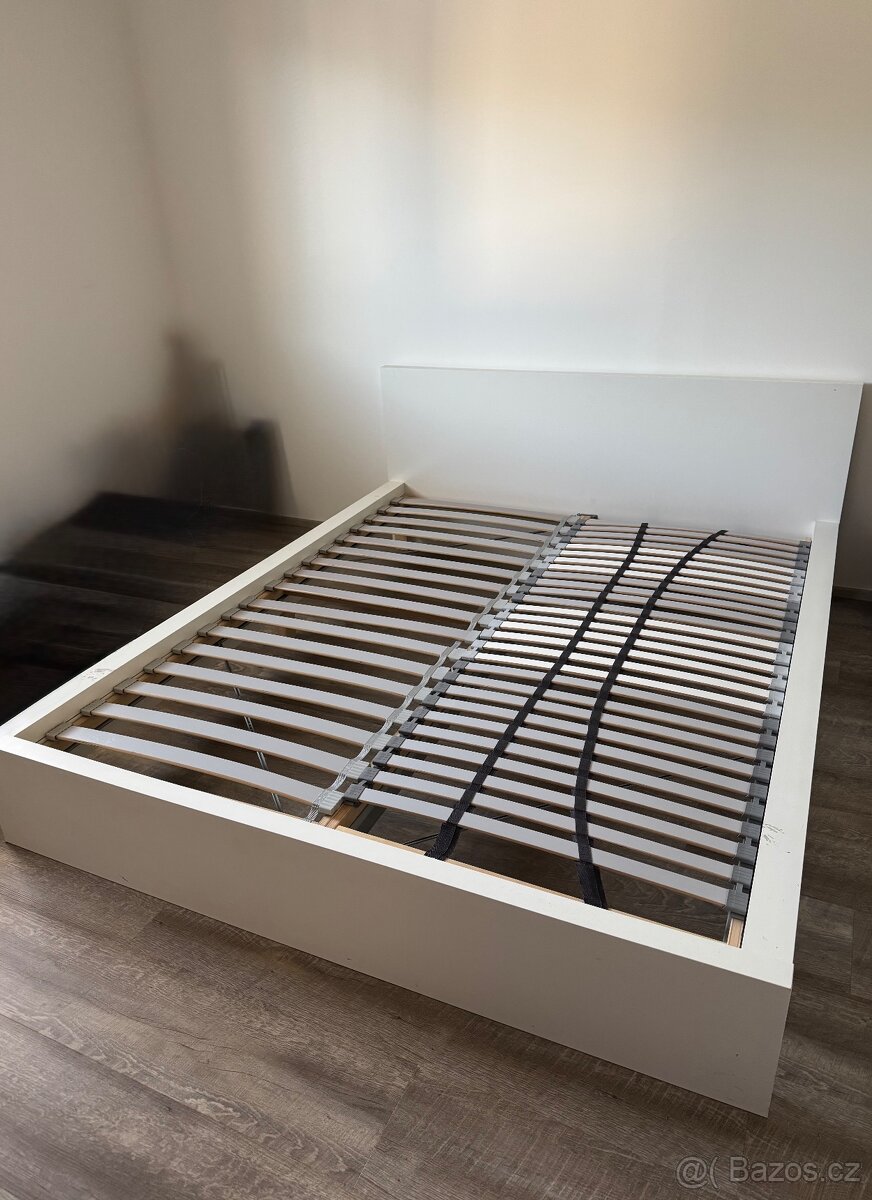Manželská postel IKEA