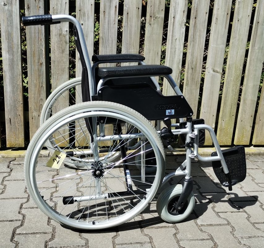 028-Mechanický invalidní vozík Meyra.