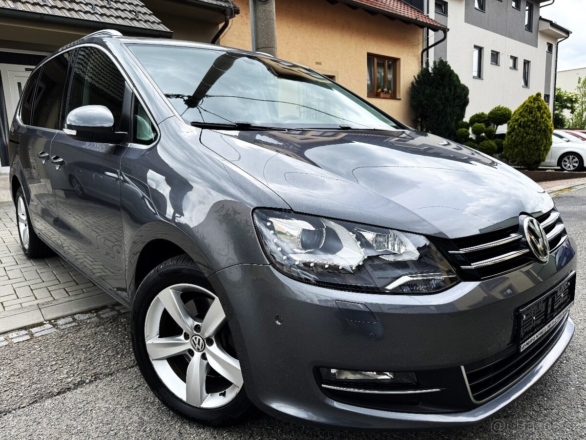 VOLKSWAGEN SHARAN 2.0TDI DSG,KŮŽE,XENONY,KAMERA,TAŽNÉ,7MÍST,
