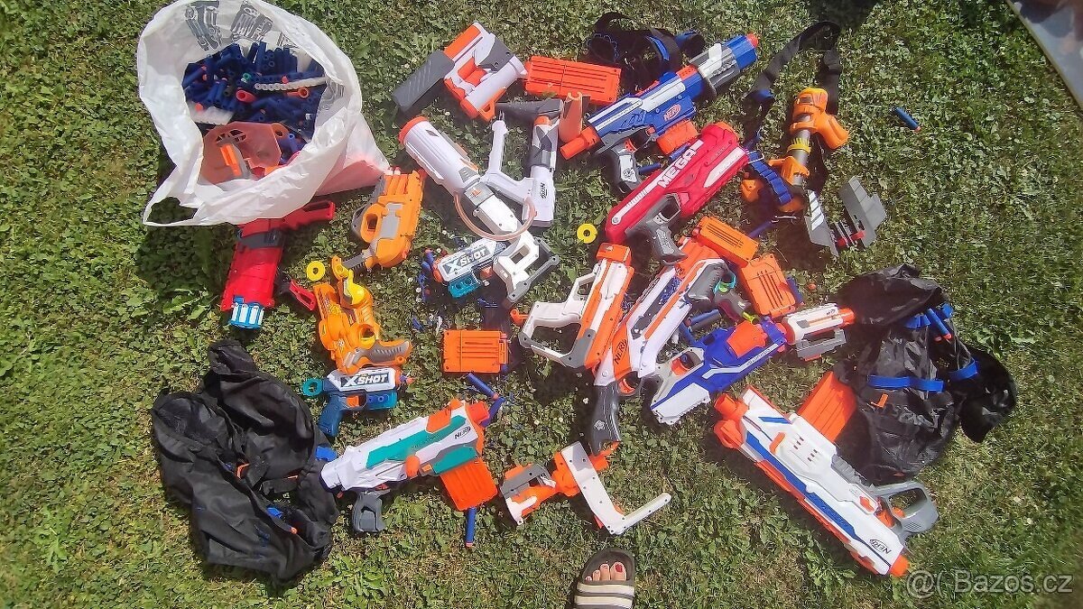 Prodám 15ks pistolí nerf