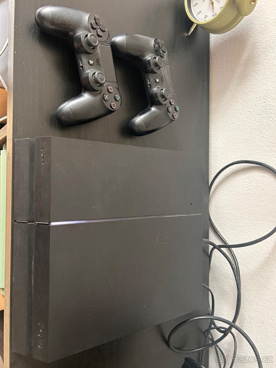 PlayStation 4 - 1TB
