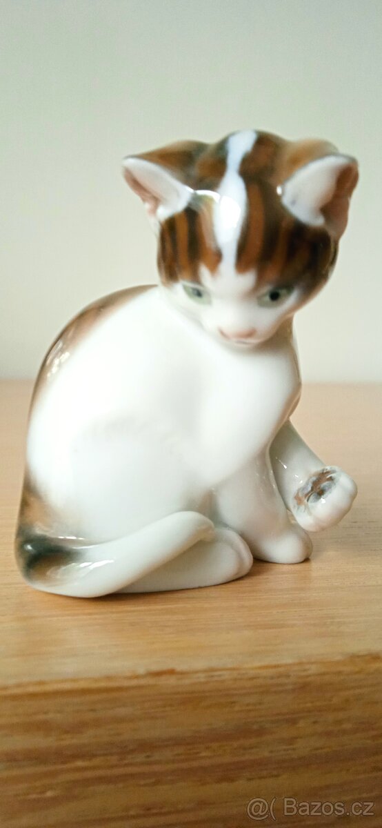 Porcelánová soška, Rosenthal: sedící kočka