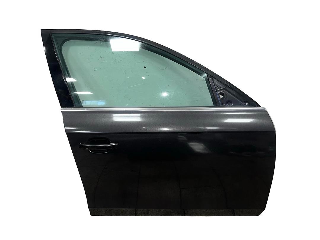 Pravé přední dveře šedá metalíza LZ7L Audi A4 8K r.v. 2010