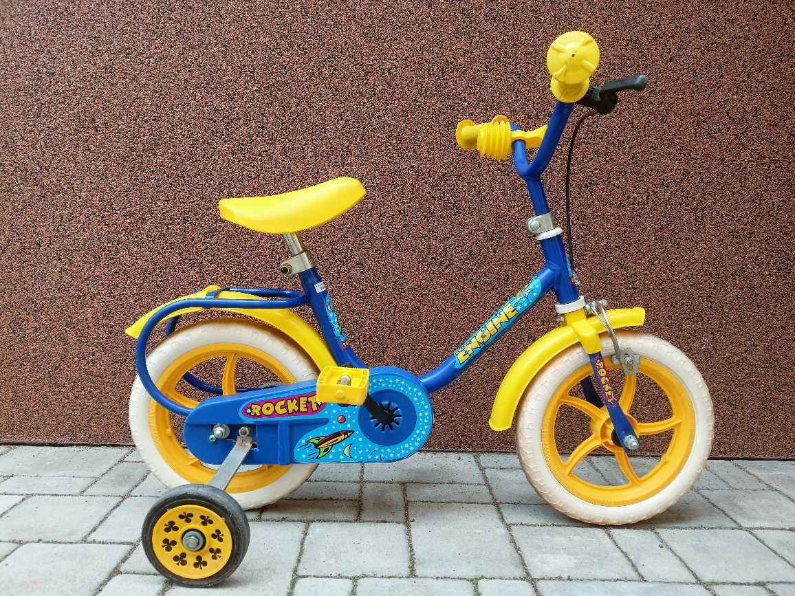 Dětské kolo s balančními kolečky