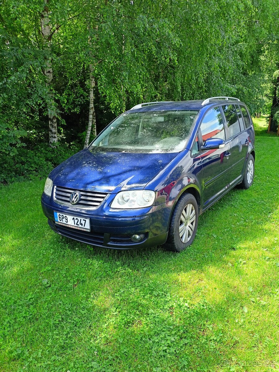 prodám Volkswagen Touran 2,0 FSI