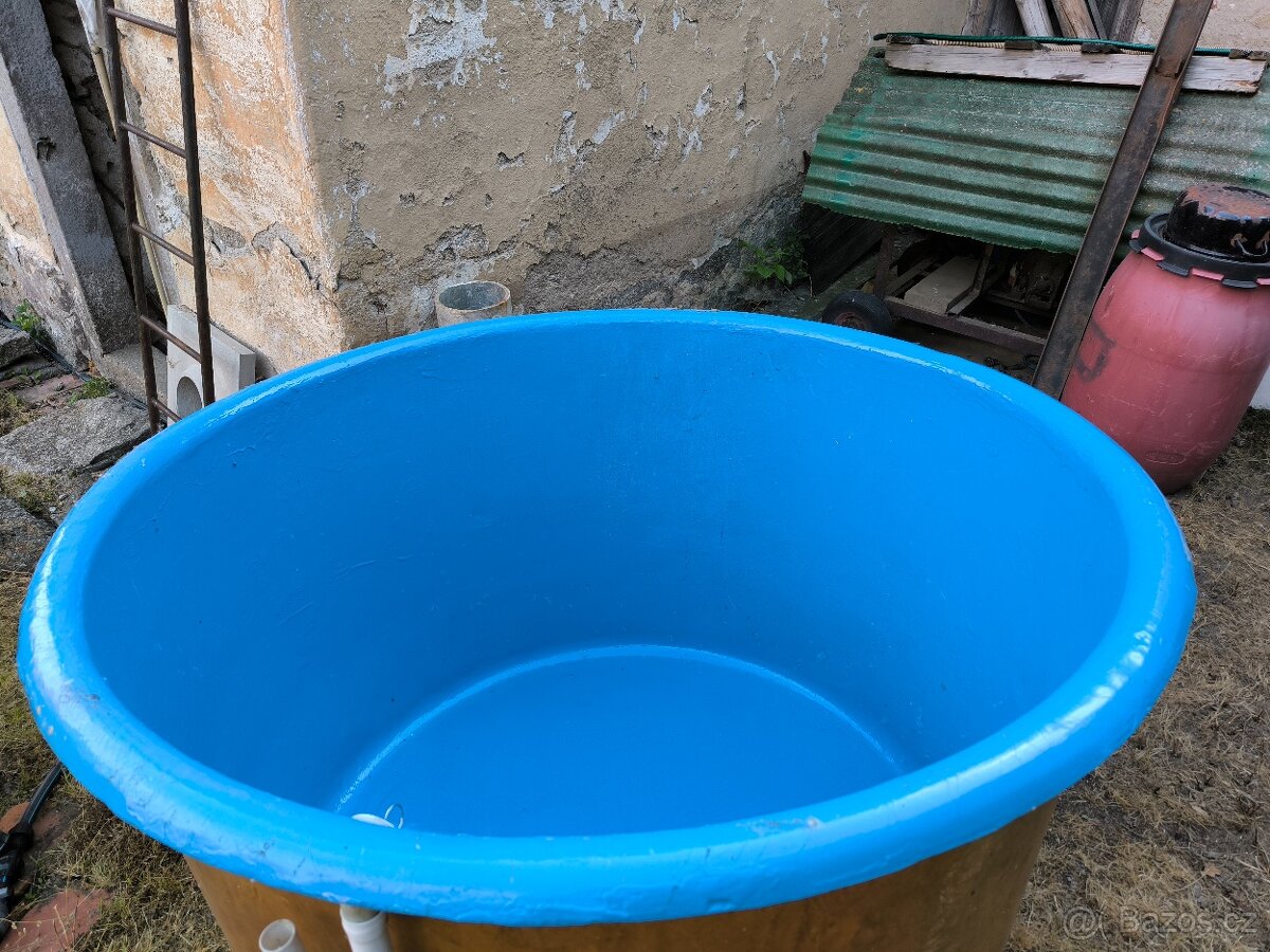 Laminátová káď na ryby