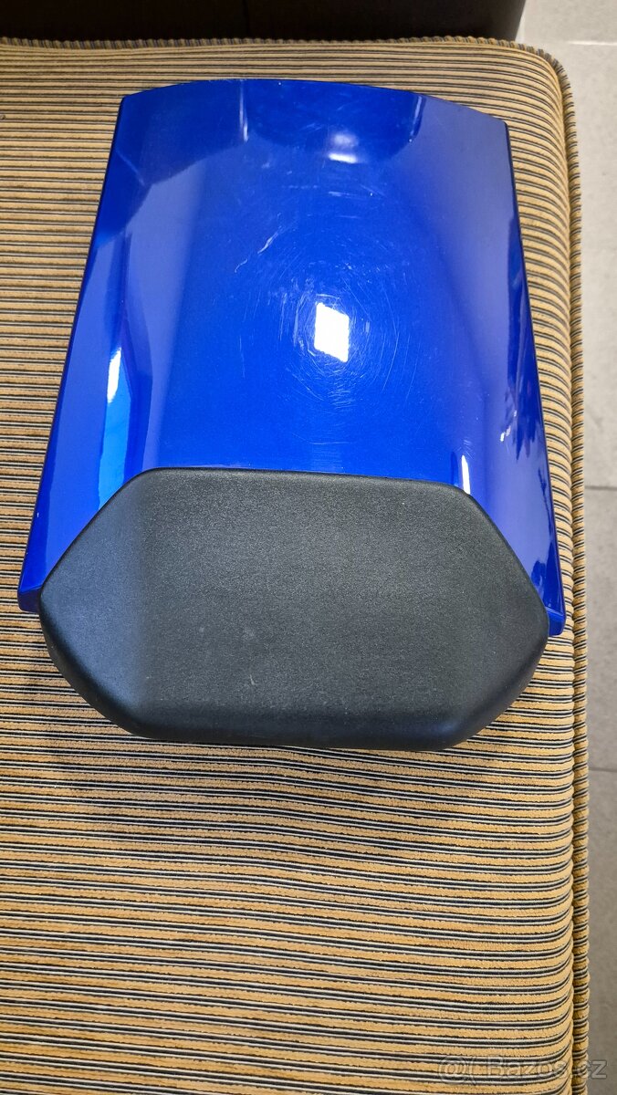 Originální kryt sedla Yamaha RN01 - originální lak