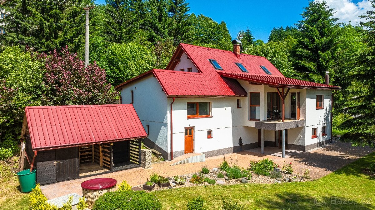 Prodej rodinného domu 212 m², pozemek 2 430 m², Bořkov, Slan