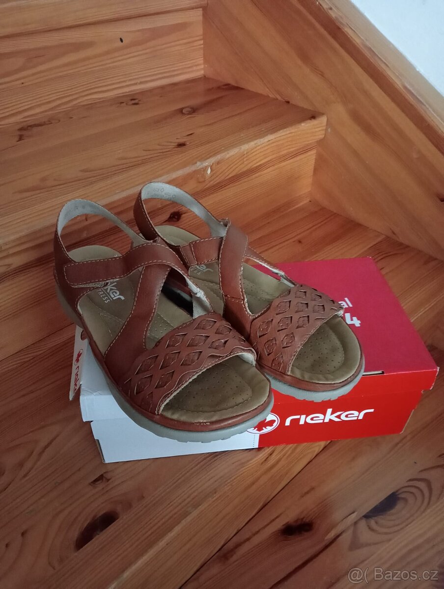 hnědé sandály zn.Rieker vel.40