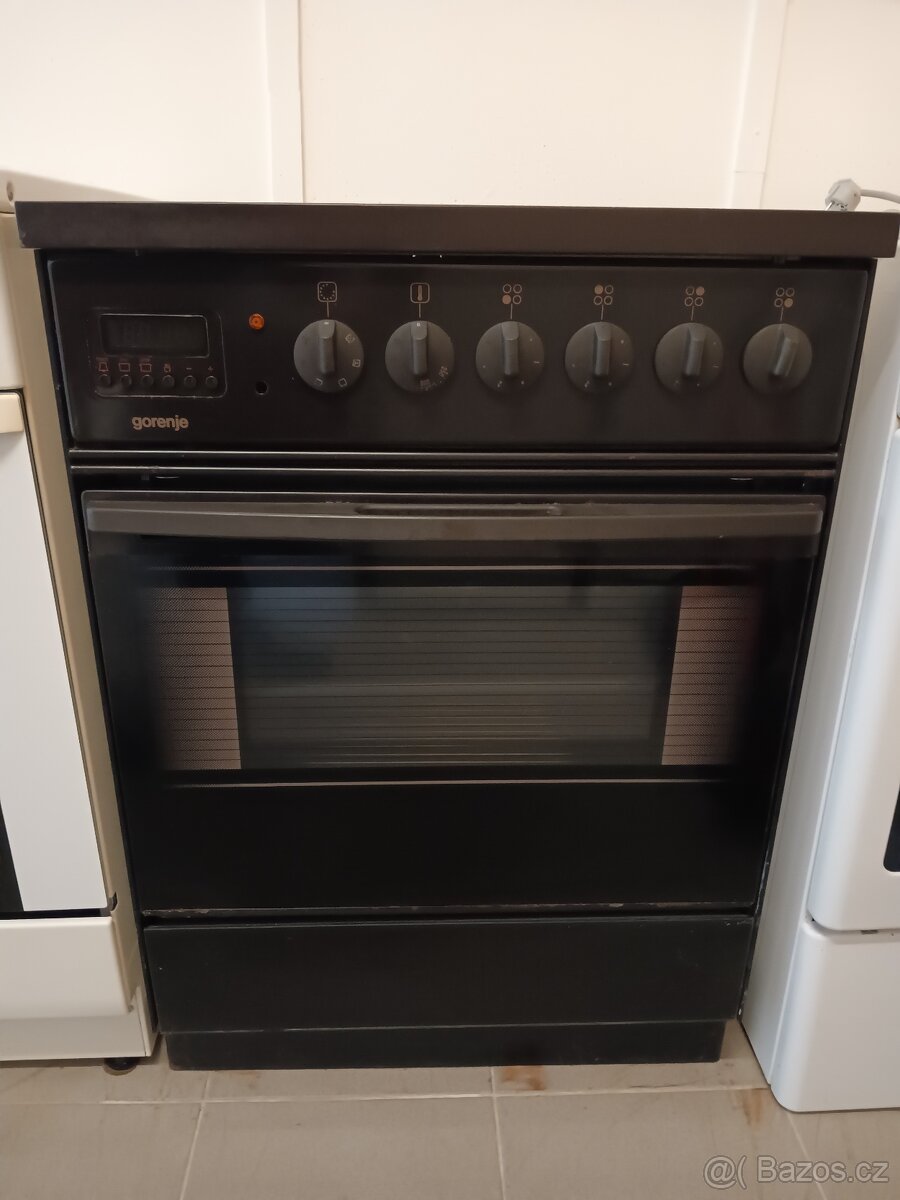 Prodám hnědý elektrický sporák Gorenje