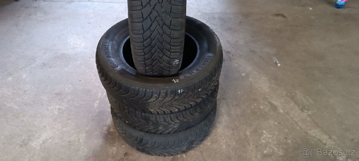 Pneu 205/65/15 Continental