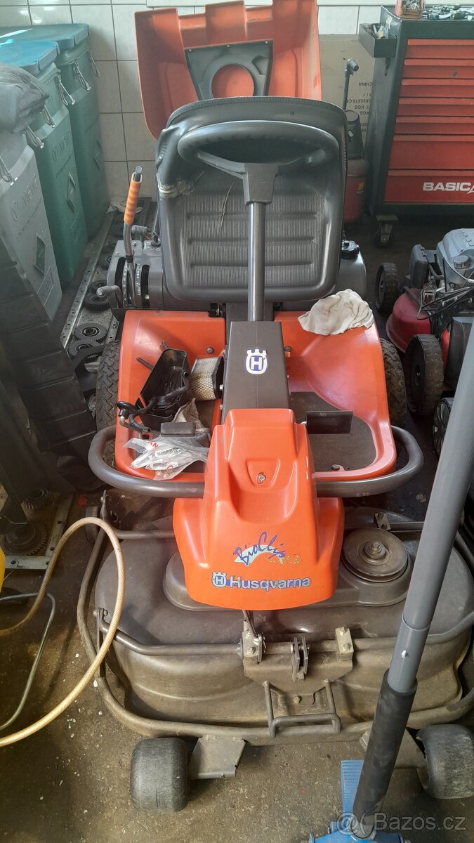 prodám trakturek na  trávu