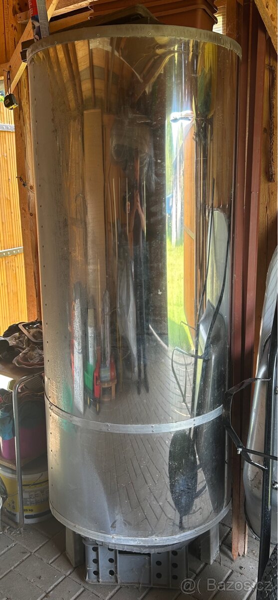 Nerezová izolovaná nádrž