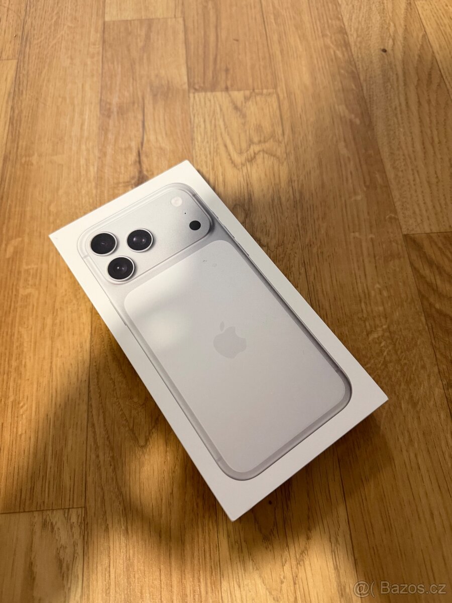 Apple iPhone 17 Pro Max 256GB stříbrný