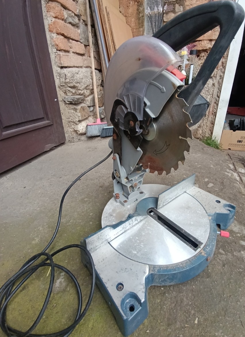 Pokosová pila Einhel KGS 210/2 Profi .Plně funkční na prodej