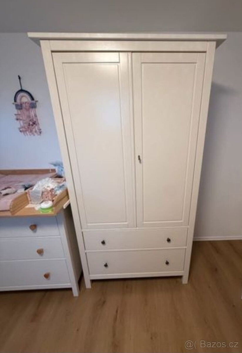 ŠATNÍ SKŘÍŇ IKEA HEMNES