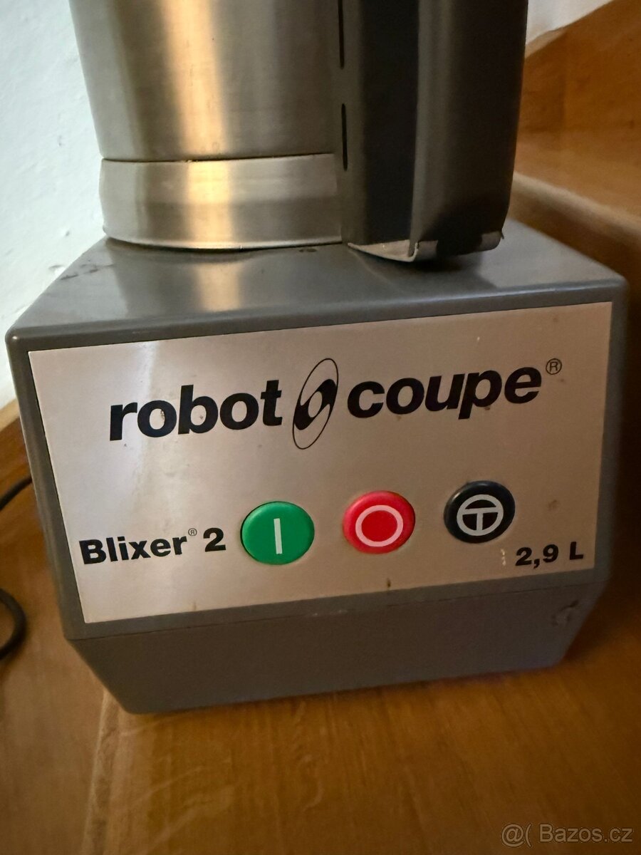 Prodám za poloviční cenu profi mixér