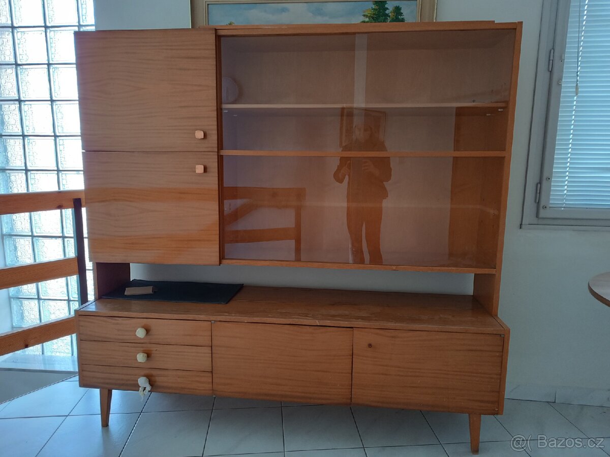 Retro leštěný nábytek Krystal 204-68