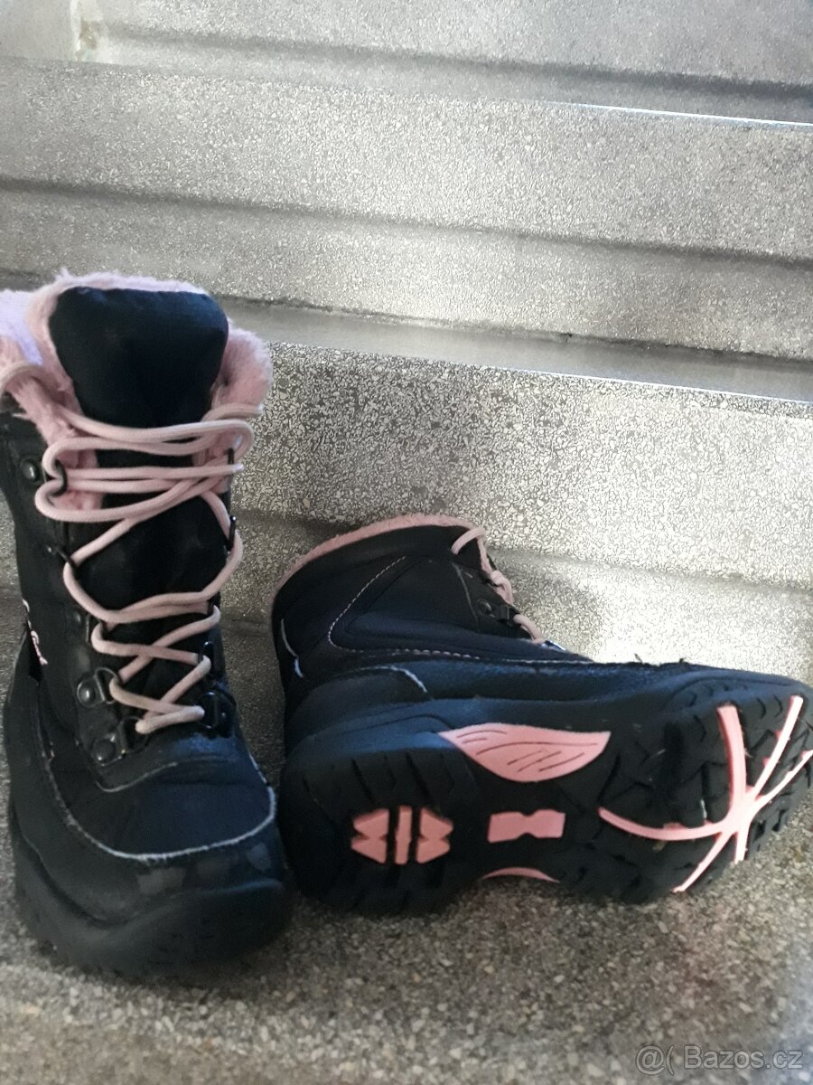 Prodám sněhule Loap vel. 30 a 32