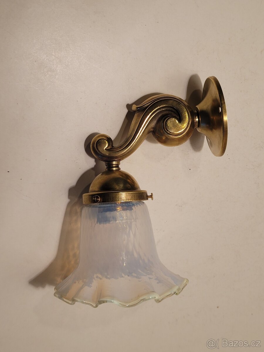 stará mosazná lampa, lampička, stínidlo zvoneček