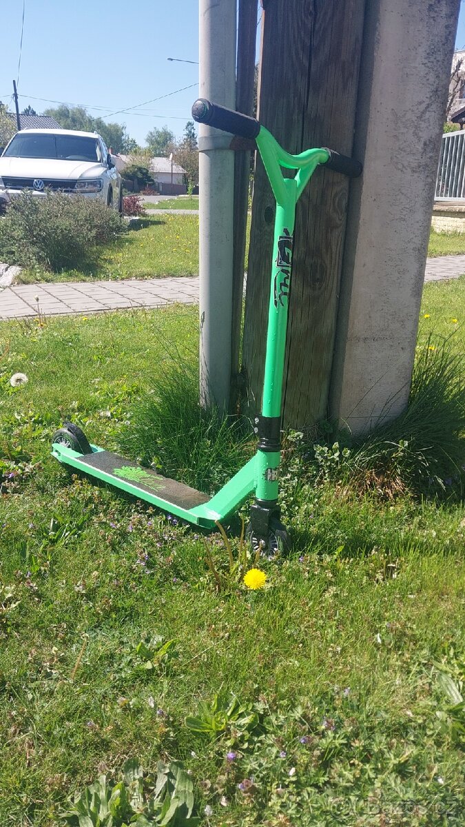 Freestyle dětská koloběžka Grit Atom