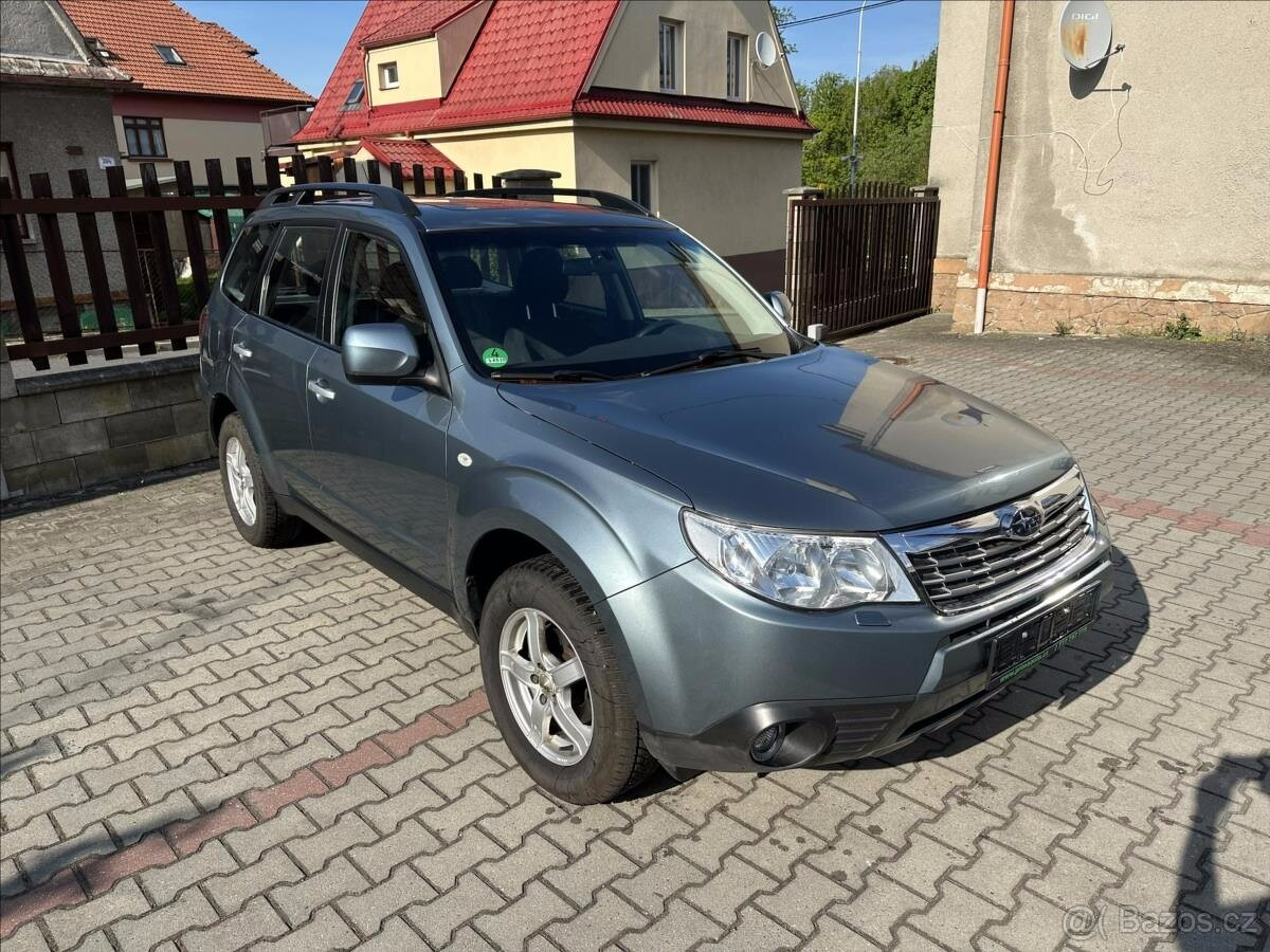Subaru Forester 2.0 110kW 2010 111371km X TAŽNÉ 1.majitel