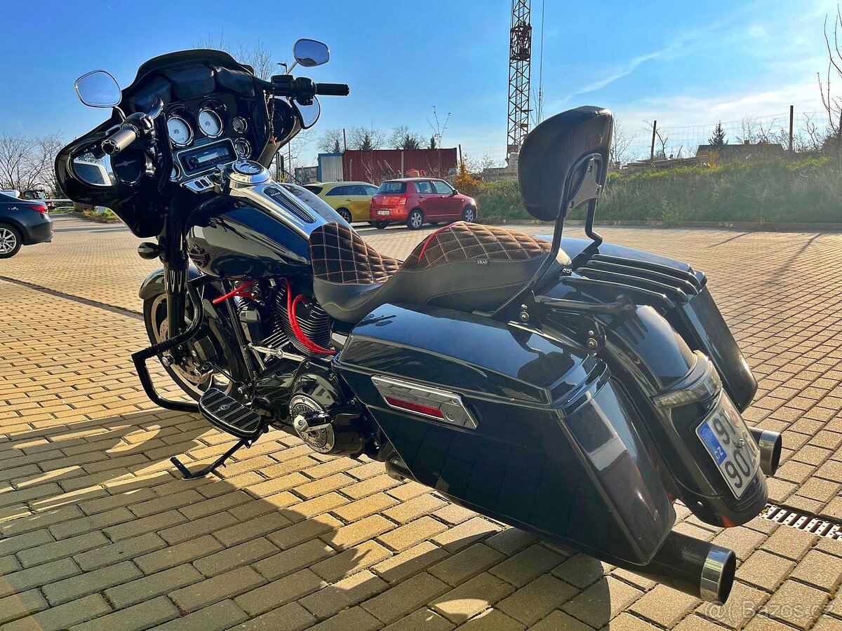 Harley-Davidson Street Glide FLHX 103