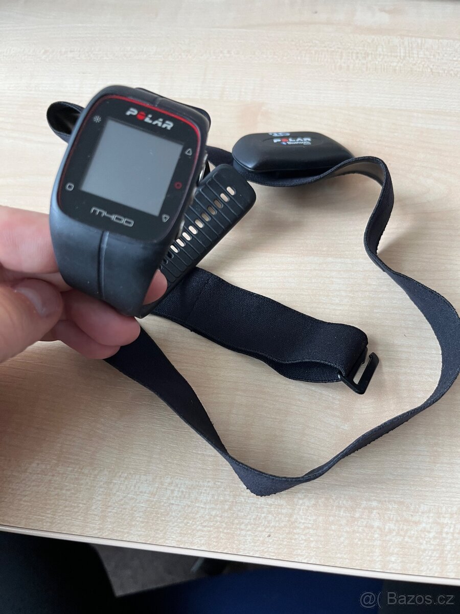 Sportovní hodinky Polar M400 + hrudní pás s čipem