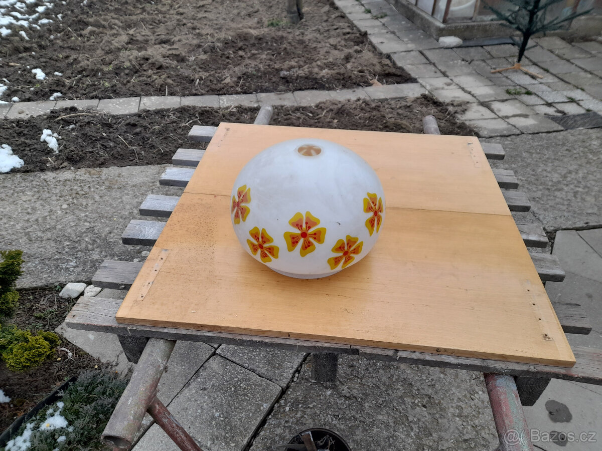 Lustr květovaný