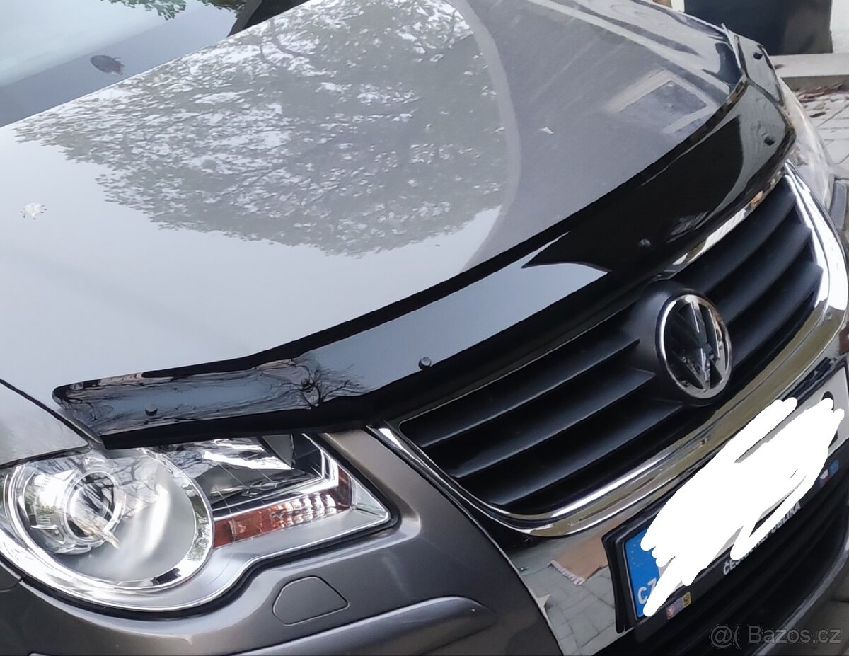 Přední lišta kapoty VW Touran