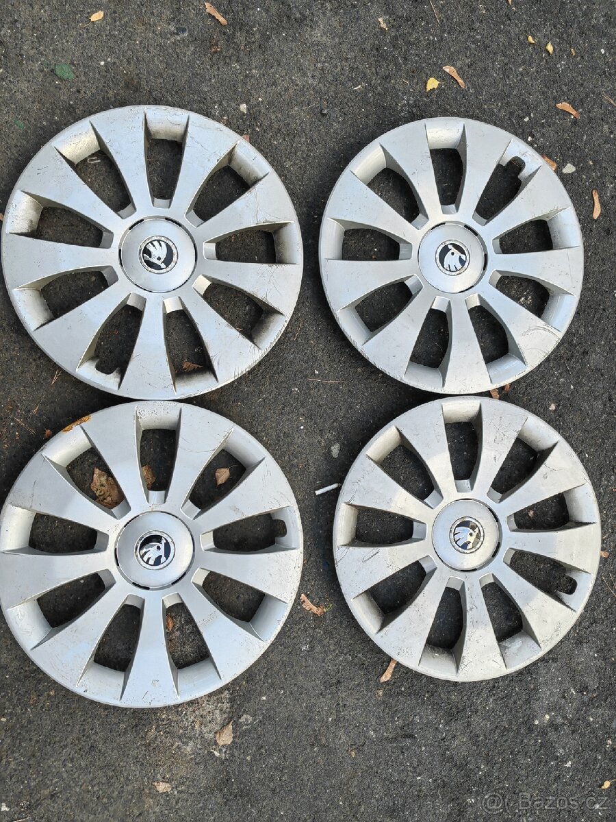 Puklice škoda superb 3 R16