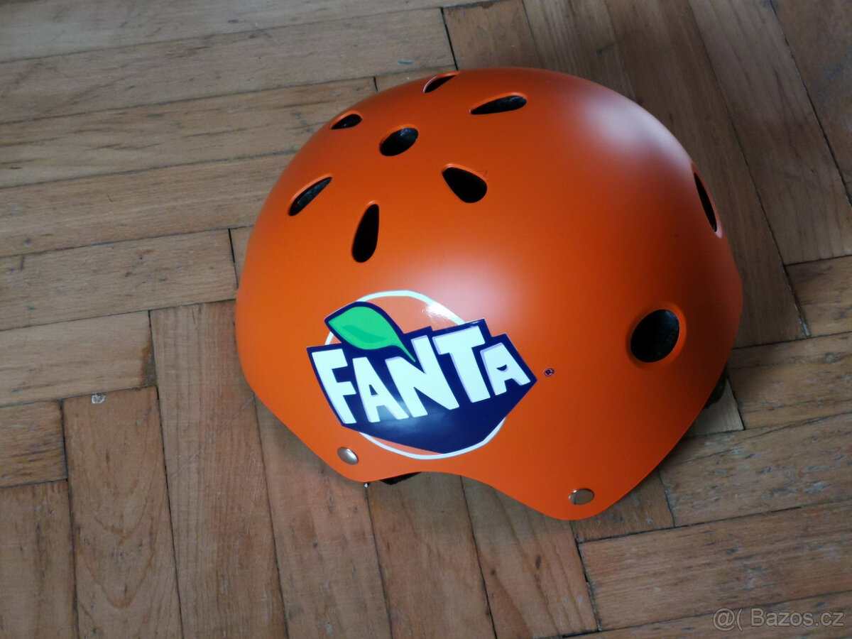 Ochranná helma FANTA oranžová, velikost S (kolo,brusle,...)